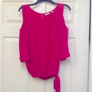 🟡 BOGO NWOT New York & Company Cold Shoulder Top